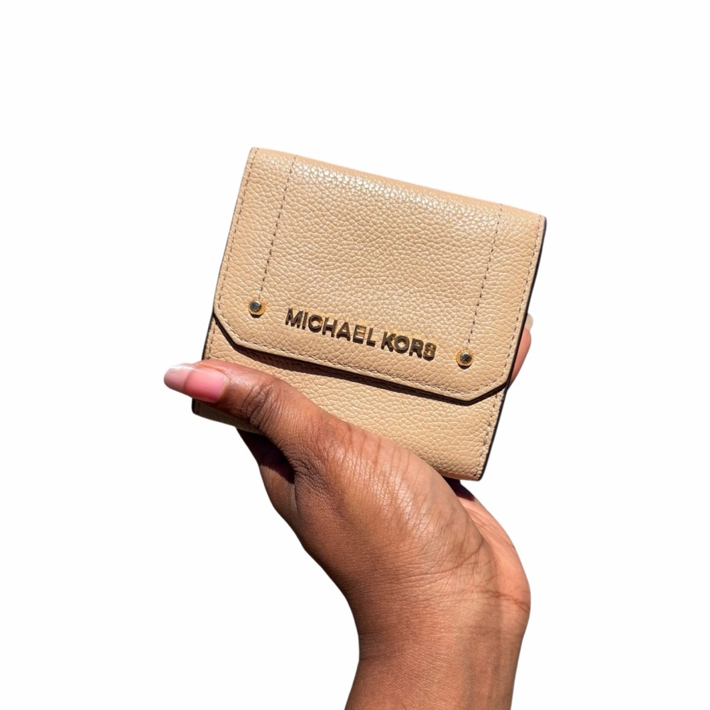 Michael Kors Hayes Trifold Wallet Pebbled Leather Beige Snap Small Compact - Picture 4 of 13